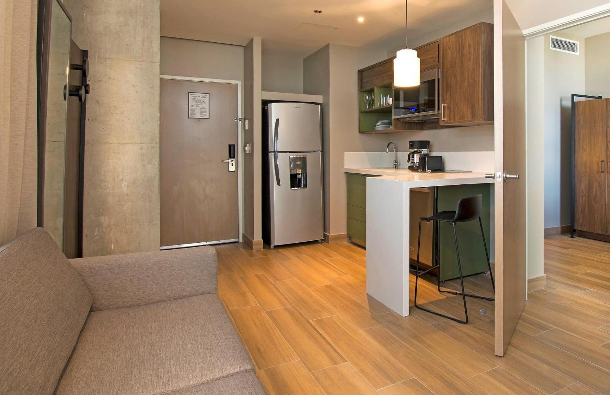 Staybridge Suites - Guadalajara Novena By Ihg Eksteriør bilde