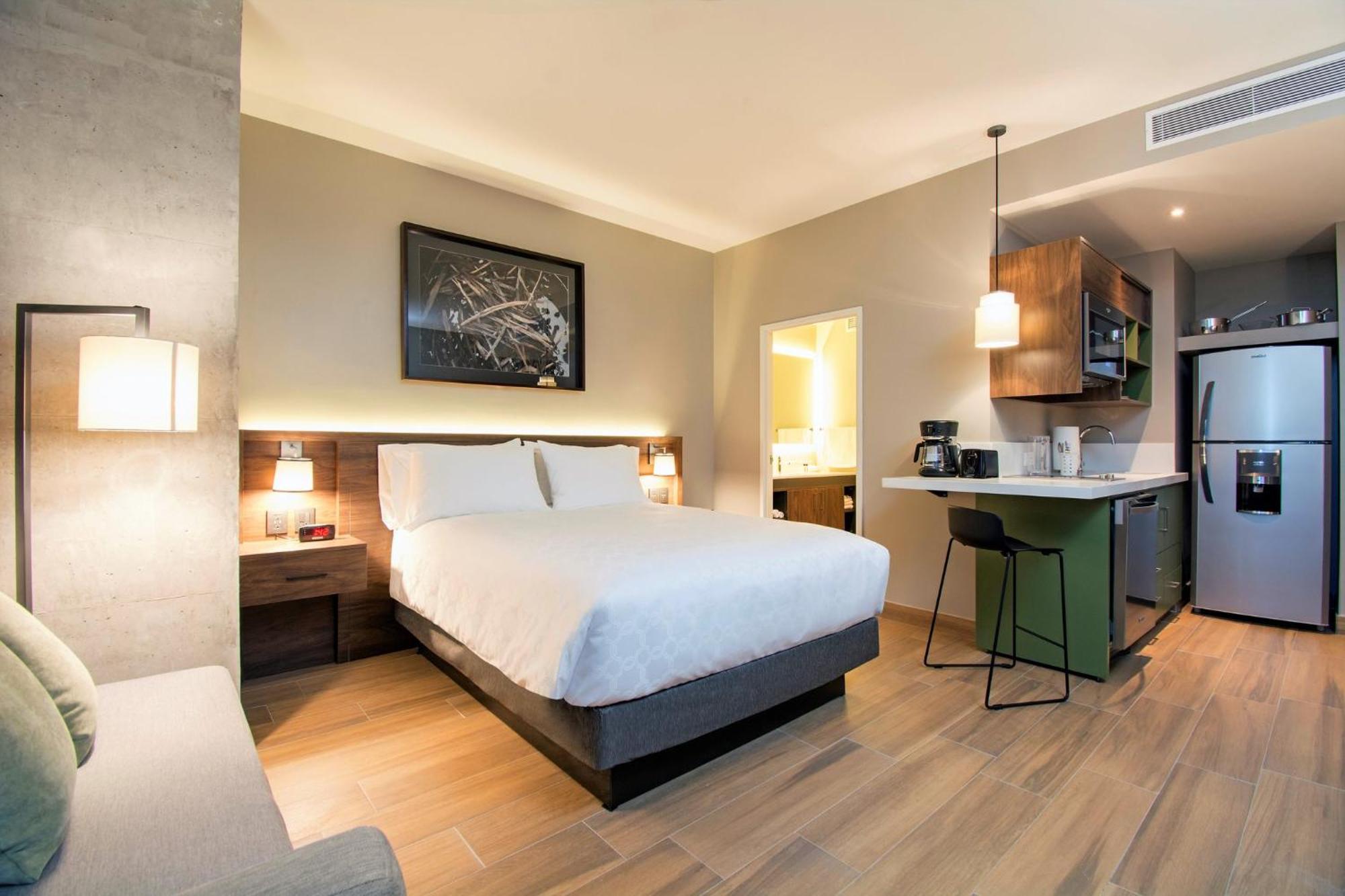 Staybridge Suites - Guadalajara Novena By Ihg Eksteriør bilde