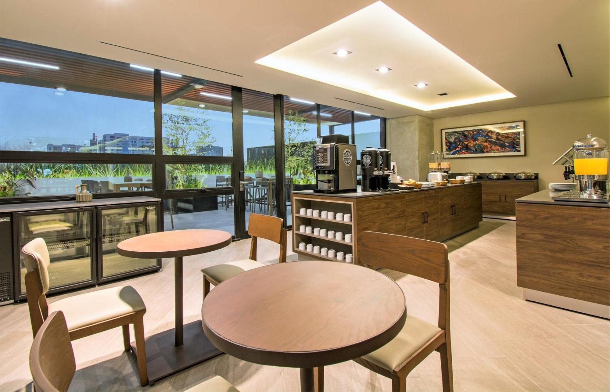 Staybridge Suites - Guadalajara Novena By Ihg Eksteriør bilde