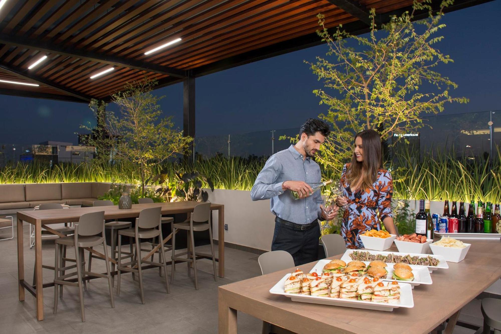 Staybridge Suites - Guadalajara Novena By Ihg Eksteriør bilde